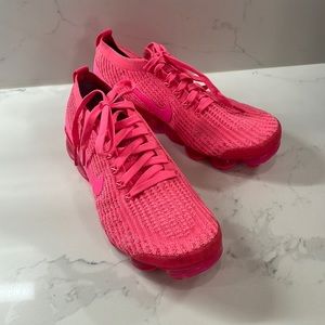 Woman’s nike vapor max hot pink